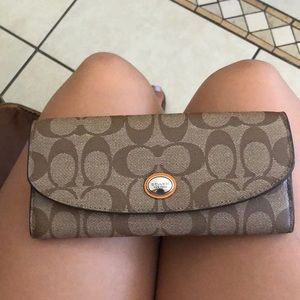 Coach wallet (women) brand new
